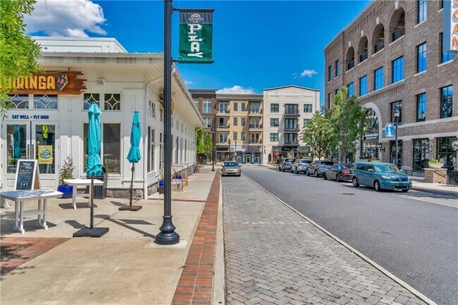 Building Photo - 12080 Greenmont Walk