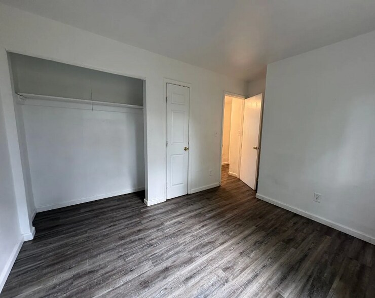 Building Photo - 2030 Catalpa Dr.