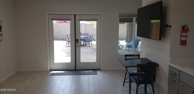 Building Photo - 4440 E Campbell Ave