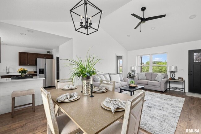 Building Photo - 813 WILLIAMS Way