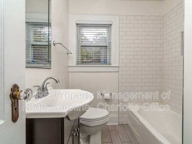 Building Photo - 1321 Pinecrest Ave