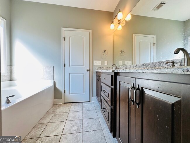 Building Photo - 1255 Woodville Ct