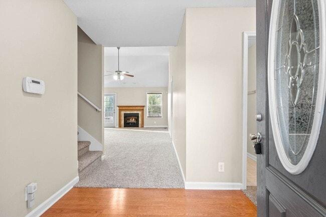 Building Photo - Pet Friendly Three Bedroom with Bonus!
