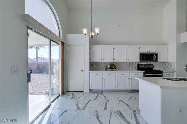 Building Photo - 3706 Lake Victoria Dr