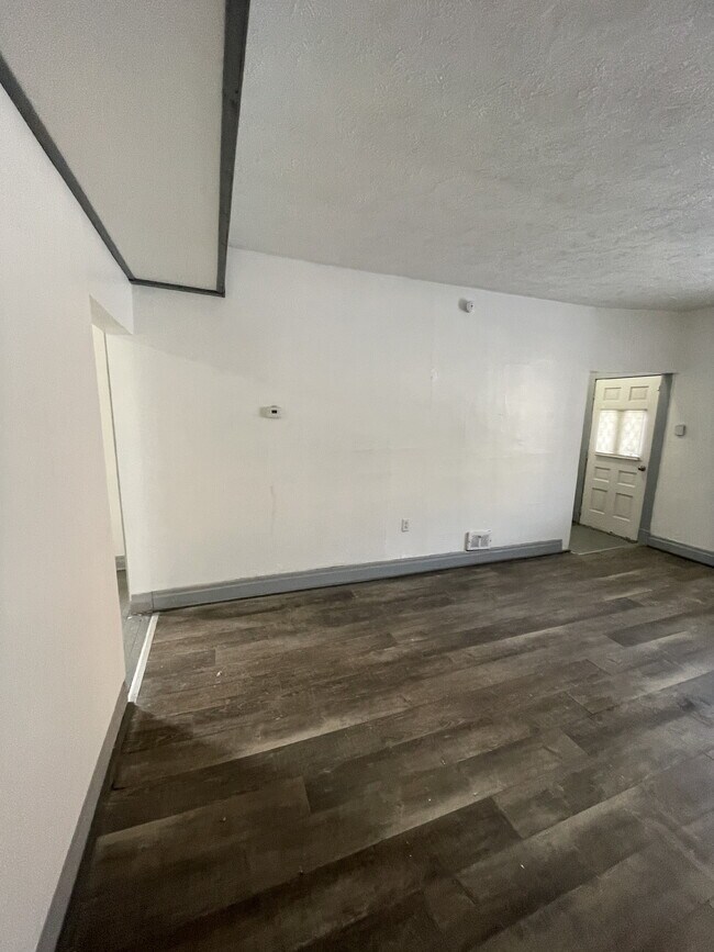 Building Photo - 618 Penn Ave