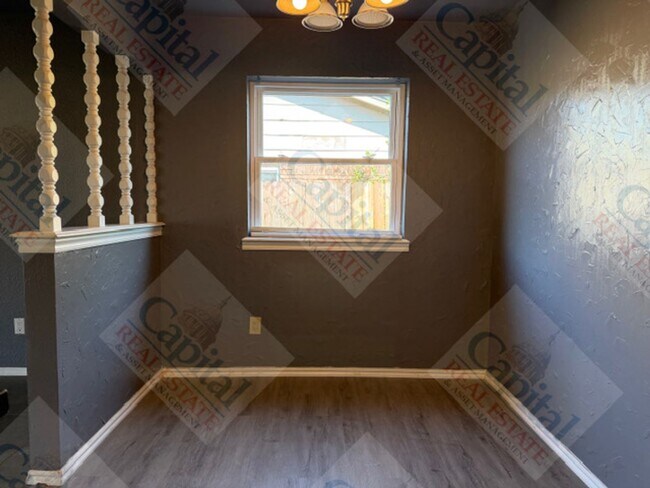 Building Photo - 804 Ranchoak Dr