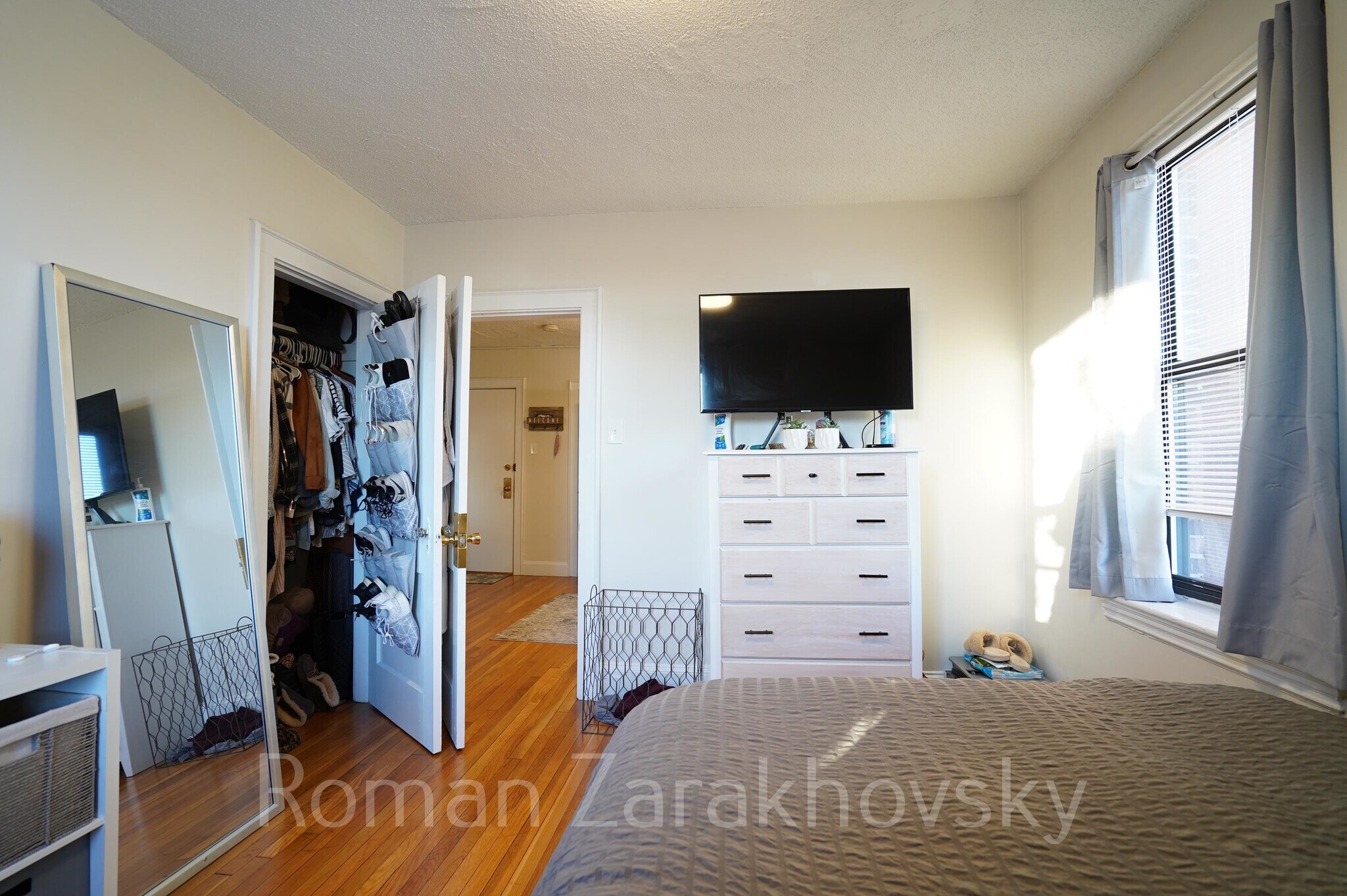 Building Photo - 431 Broadway