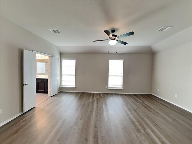 Building Photo - 7335 Winter Song Dr