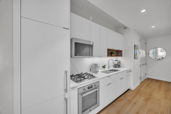 Building Photo - 160 Water St