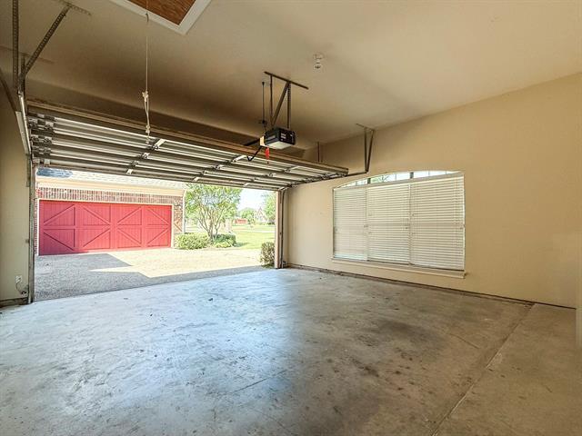 Building Photo - 7304 Meadow Glen Dr