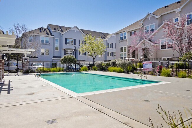 Building Photo - Wow! What a Great Home! Available Now!