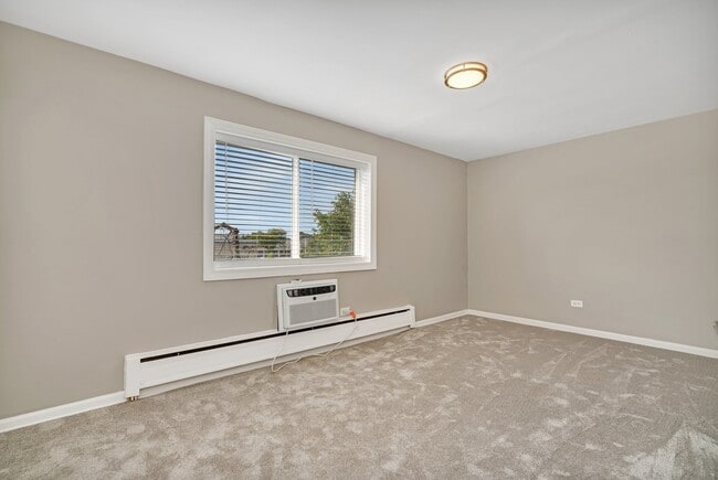 Building Photo - 18 N Parkside Ave