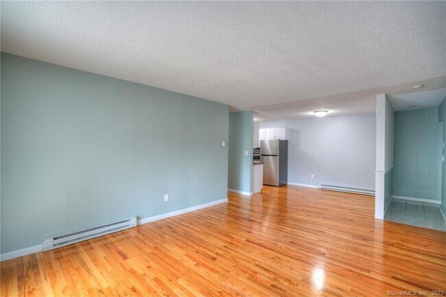 Building Photo - 82 Buddington Rd