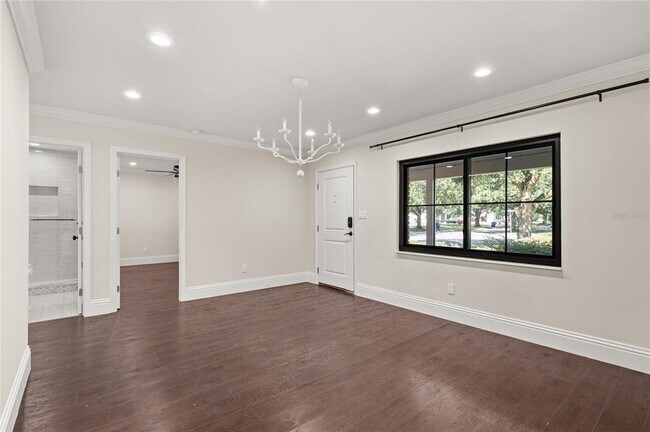 Building Photo - 648 Fitzwalter Dr
