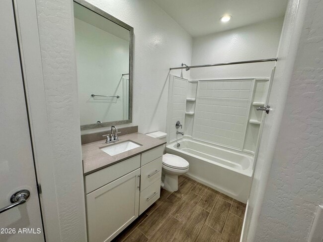 Building Photo - 9833 E Stratus Ave