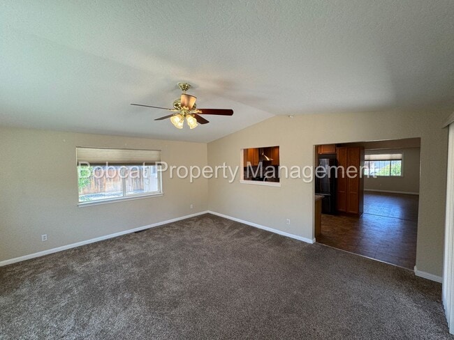 Building Photo - 3 Bed, 2 Bath, Home Located in Gardnerville