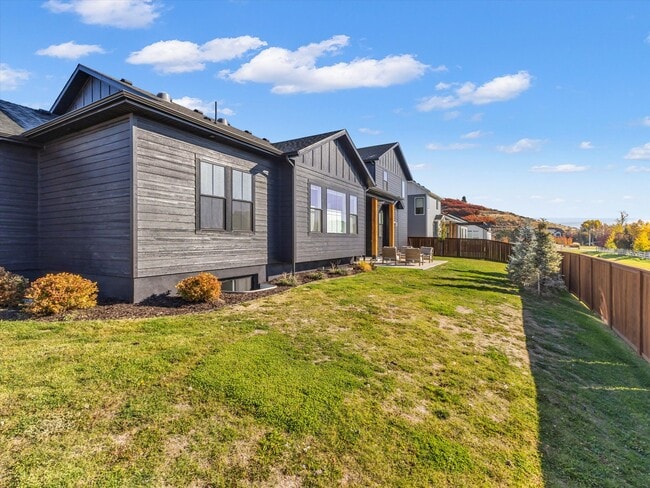 Building Photo - 296 E 230 N