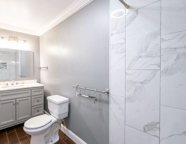 bathroom - 572 Park Pl