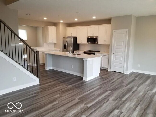 Building Photo - 305 Fairfax Way