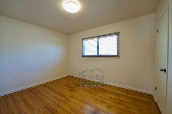 Building Photo - 2061 Carolyn Way