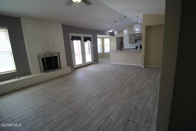 Building Photo - 351 Duanesburg St