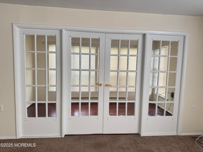 Building Photo - 561B Malvern Ct