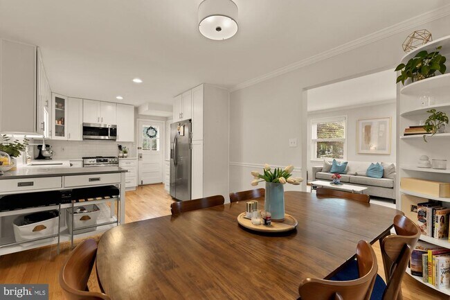 Building Photo - 11612 Galt Ave