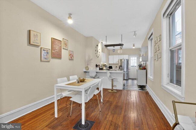 Building Photo - 2322 Poplar St