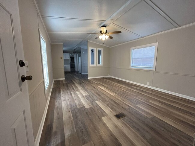 Building Photo - 97 White Oak Village