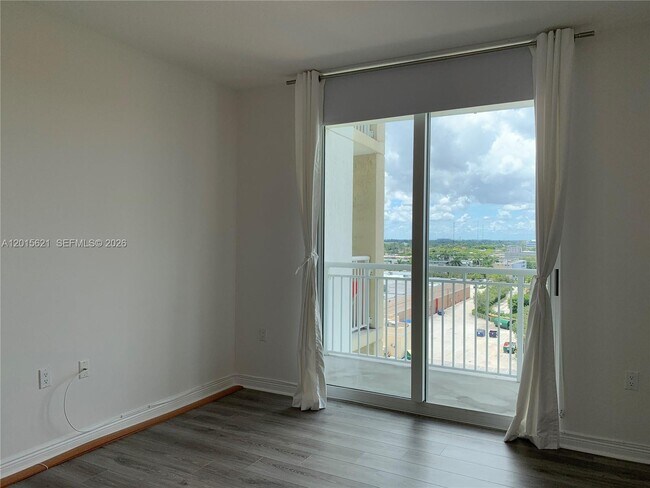 Building Photo - 1745 E Hallandale Beach Blvd