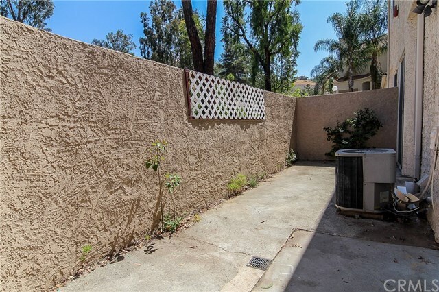 Building Photo - 13133 Le Parc Blvd