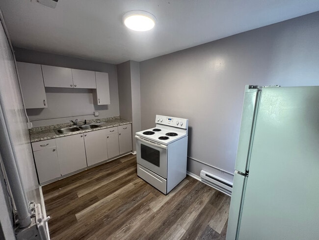 Kitchen - 157 Church St