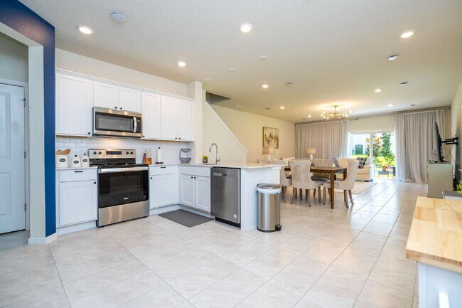 Building Photo - Discover Comfort and Style: Spacious 3-Bed...