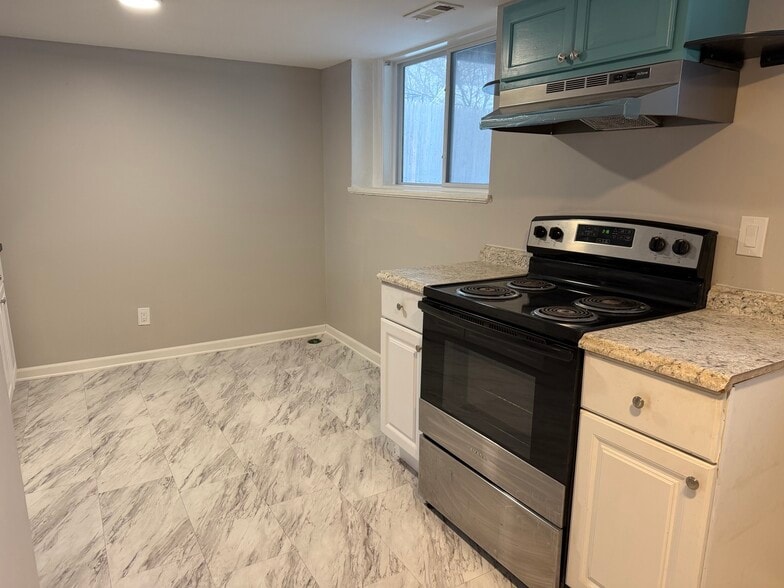 Building Photo - 235 Argus Dr