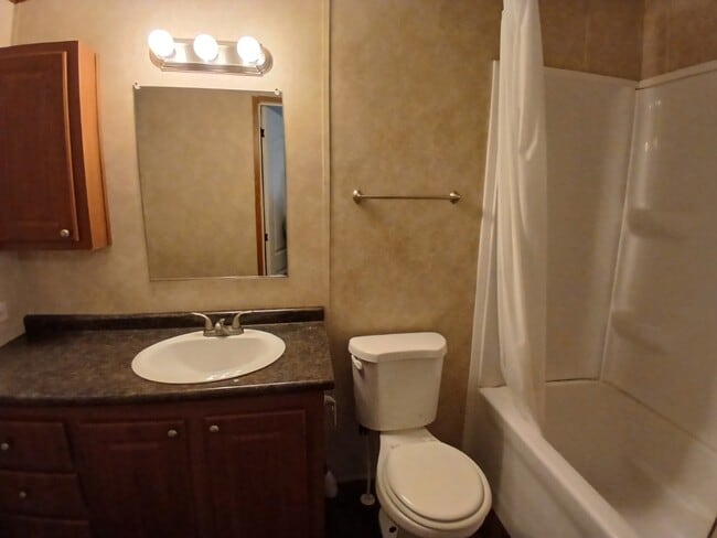 Building Photo - 1134 Kelly Dr