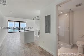 Building Photo - 650 NE 32nd St