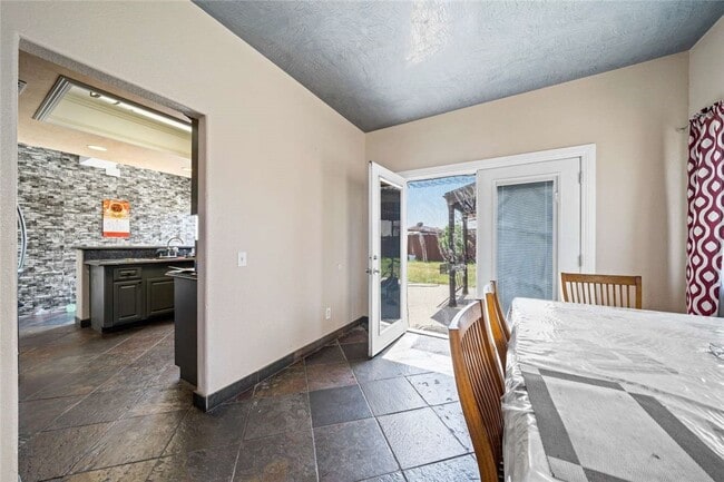 Building Photo - 1010 W Wilson St