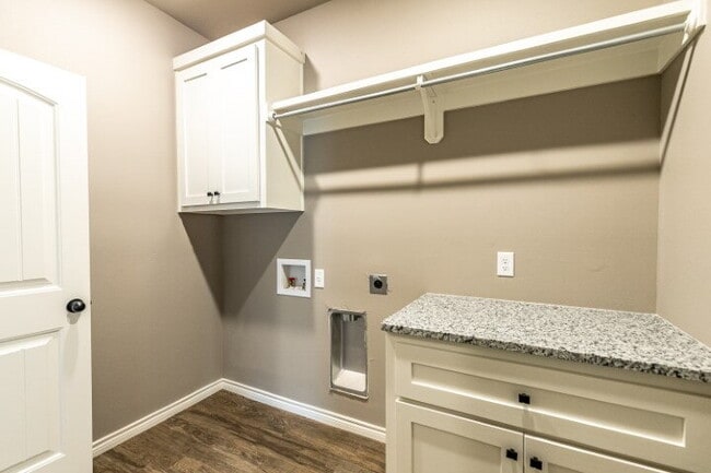 Building Photo - $500 Off First month's Rent - Modern Country Living Only Minutes From Lubbock Metro