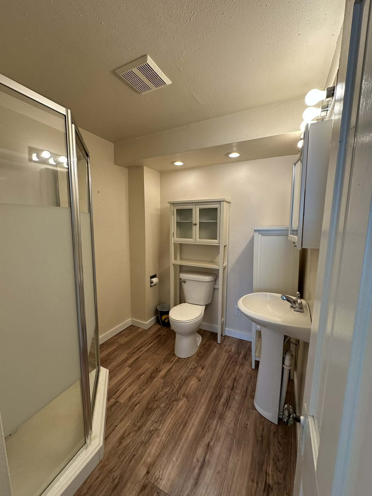 bathroom view from the bedroom - 717 Summit St