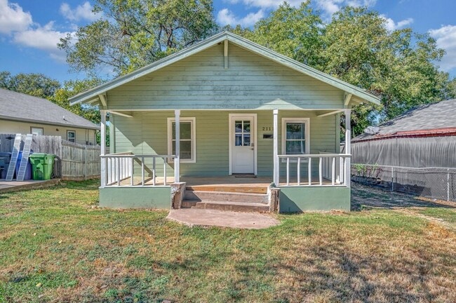 Primary Photo - Newly remodeled 4BD 2BA home in Waco