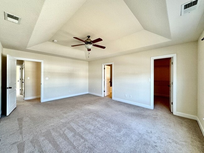 Building Photo - 4-Bedroom Home Ready 07-10-26!! Gourmet Kitchen - Fenced Backyard - Pet Friendly!