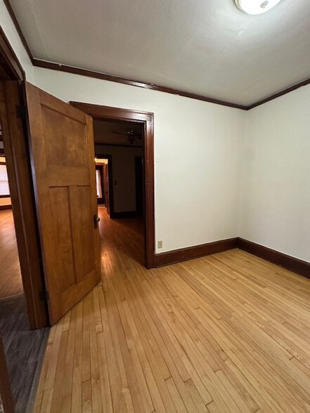 Building Photo - 319 E Montana St