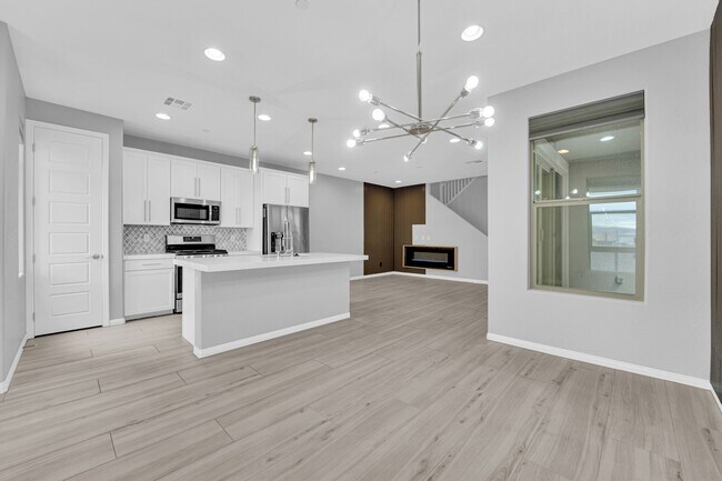 Building Photo - 11655 Redwood Mountain Ave