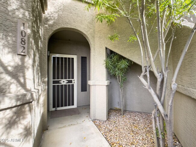 Building Photo - 15151 N Frank Lloyd Wright Blvd