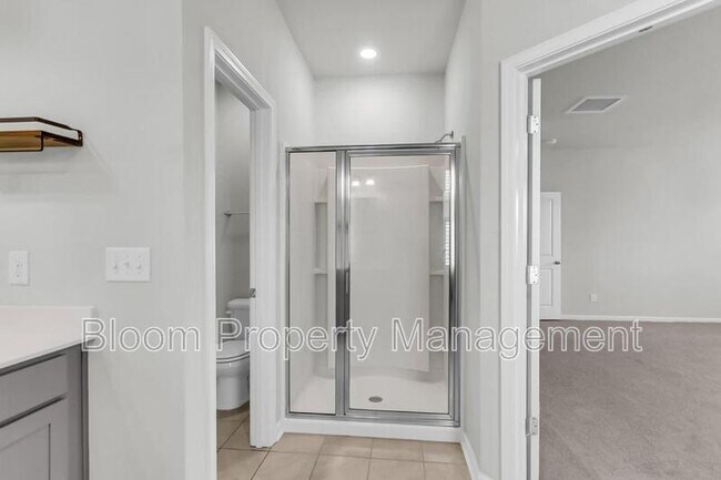 Building Photo - 425 Ribiero Dr