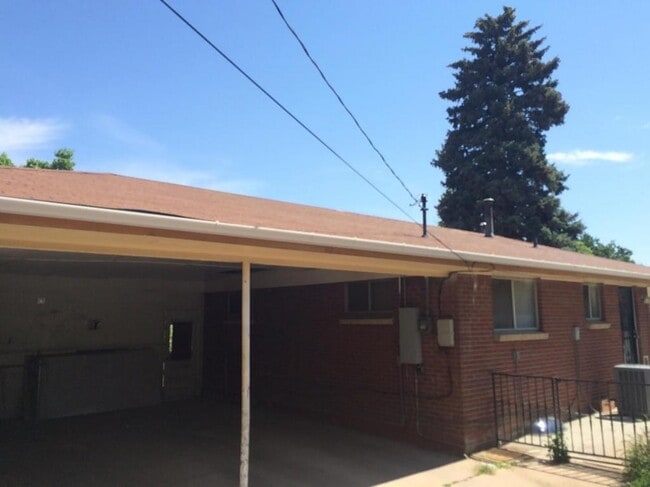 Building Photo - 3217 N Raleigh St
