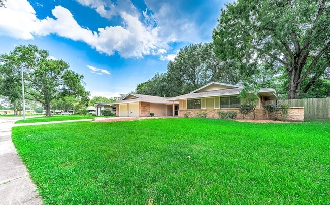 Building Photo - 1610 Richvale Ln