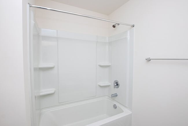 Building Photo - BEAUTIFUL 2 Bedroom Townhome in MIDLAND AVAILABLE JUNE 2026