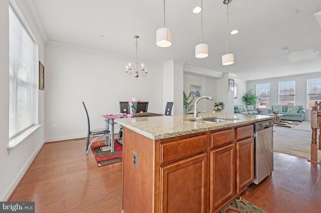 Building Photo - 7206 Wood Mdw Wy