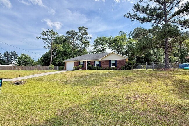 Building Photo - COMING JUNE 2026! (Pet Friendly)